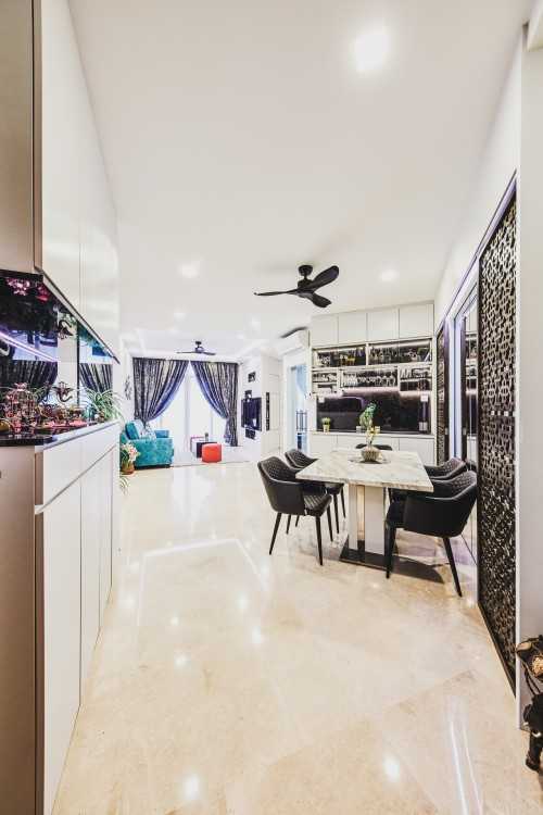 Transitional Living Room at The Bayshore
