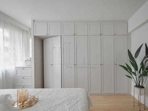 Contemporary Bedroom at 312 Tampines St 33