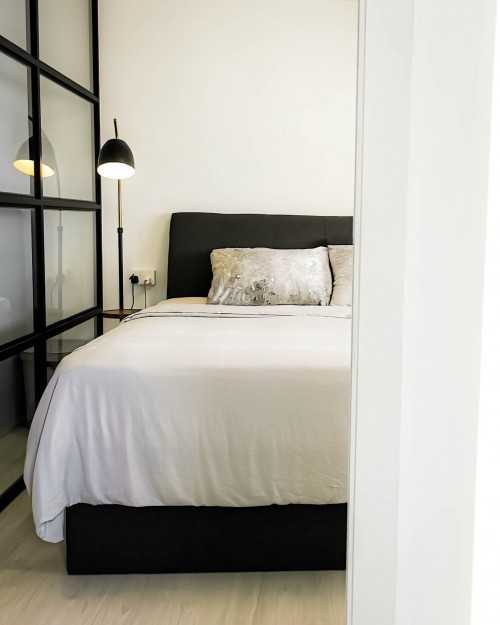 Contemporary Bedroom at 213 Jurong East