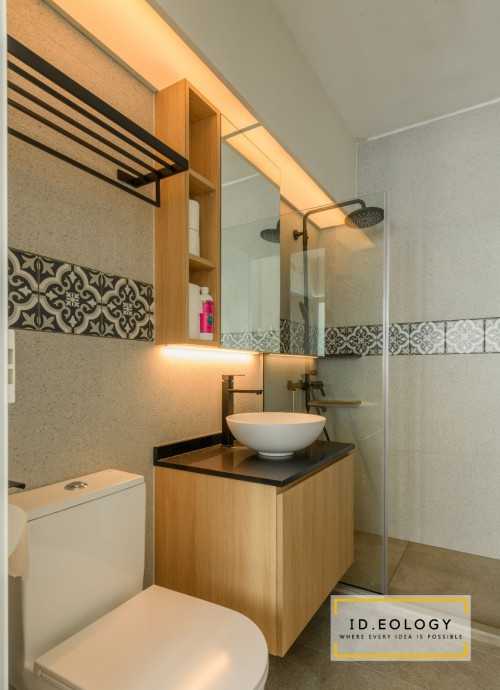 Minimalist Bathroom at 36 Toa Payoh