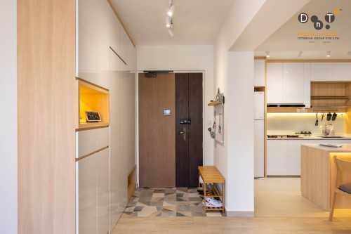 Scandinavian Entryway at 445 Clementi