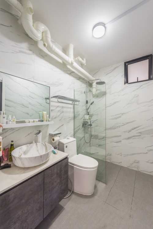 Modern Bathroom at Toh Guan Rd