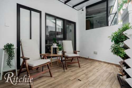 Modern Balcony at MayFlower