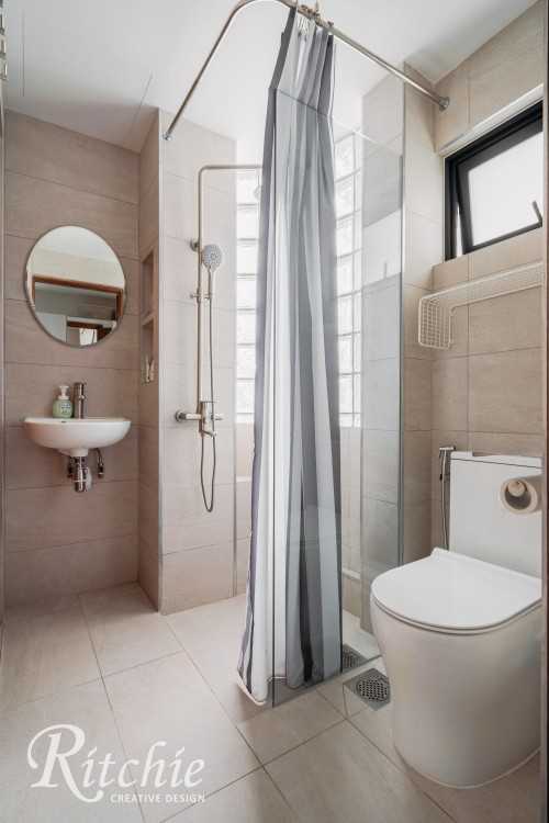 Modern Bathroom at MayFlower