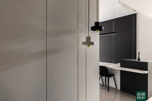 Modern Foyer at The Tapestry