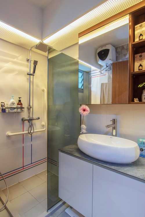 Asian Bathroom at 154A Bedok South @ Studio HDB