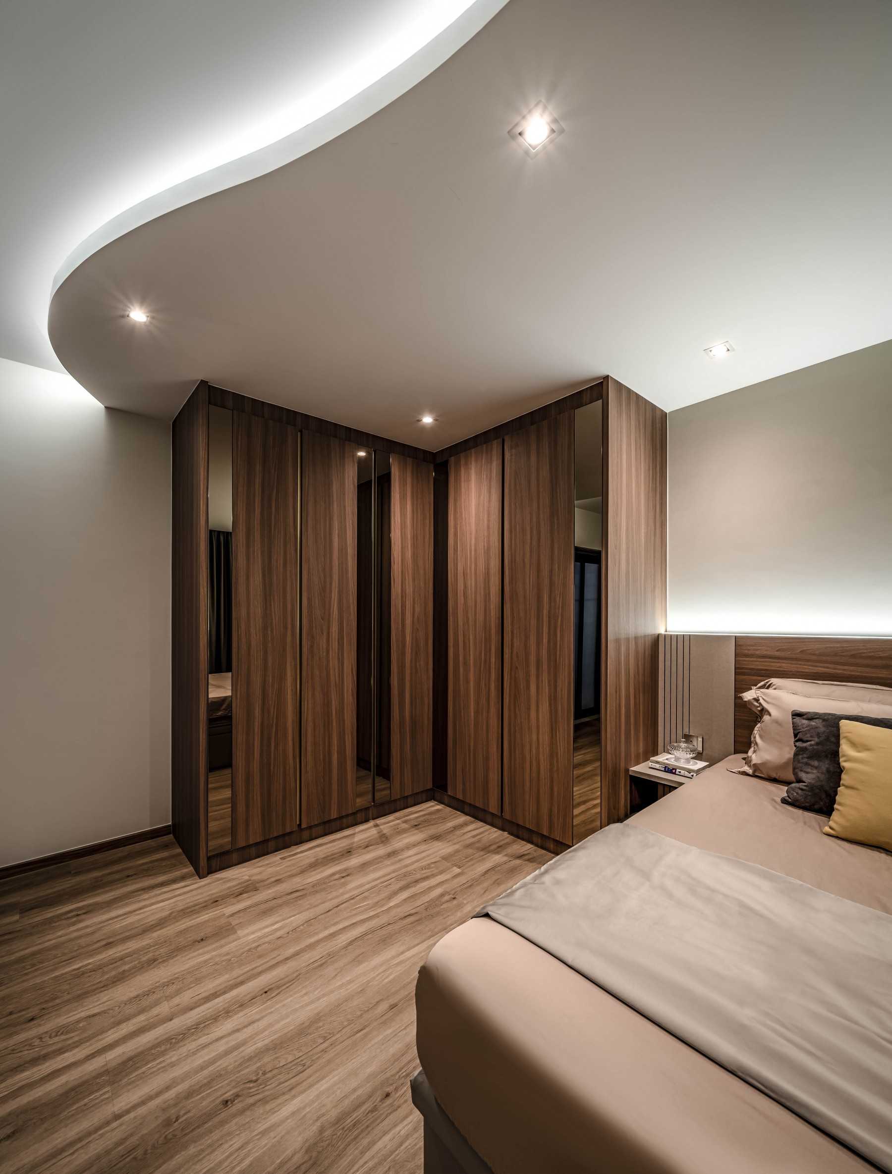 Contemporary Bedroom with Wardrobe and Queen Bed