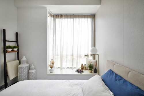 Contemporary Bedroom at One Tree Hill Residence