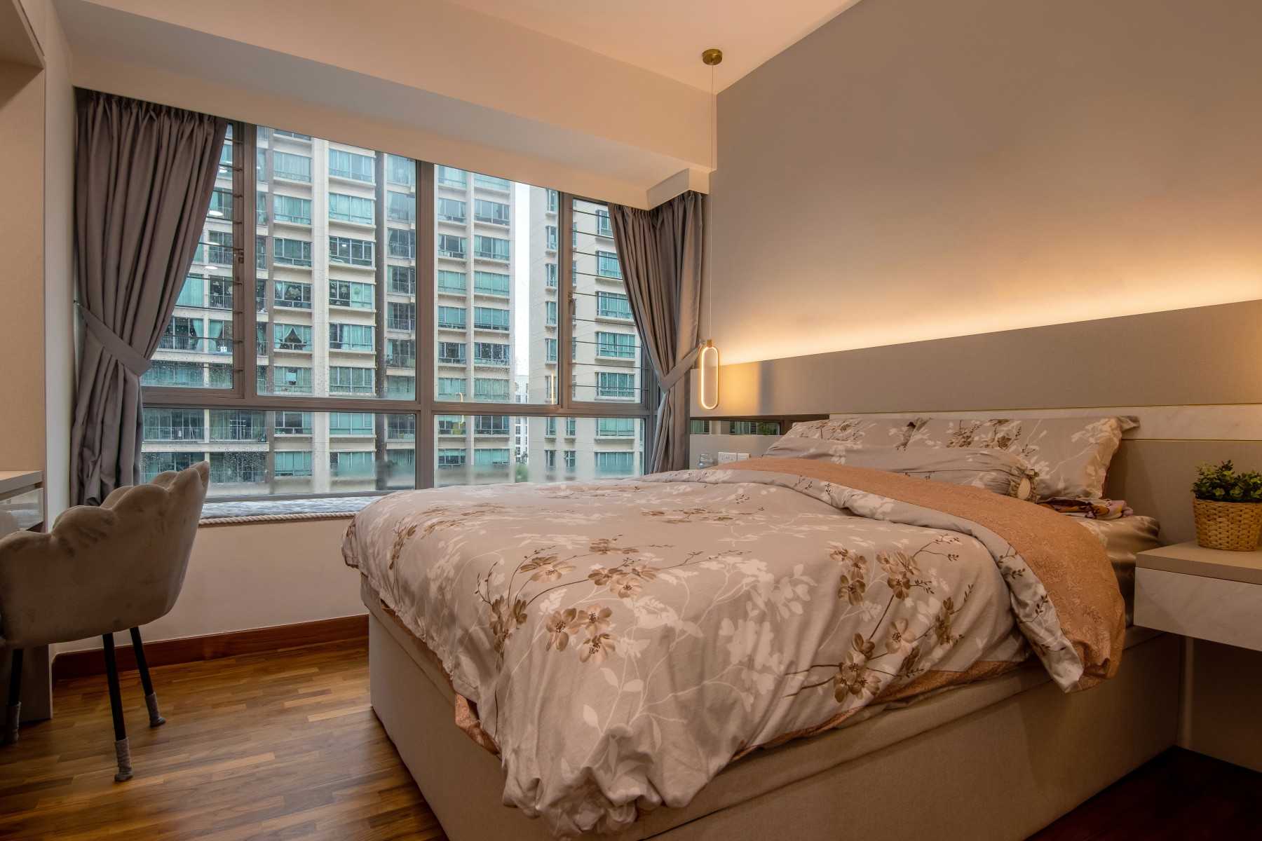 Modern Bedroom with Ceiling Light and Queen Bed