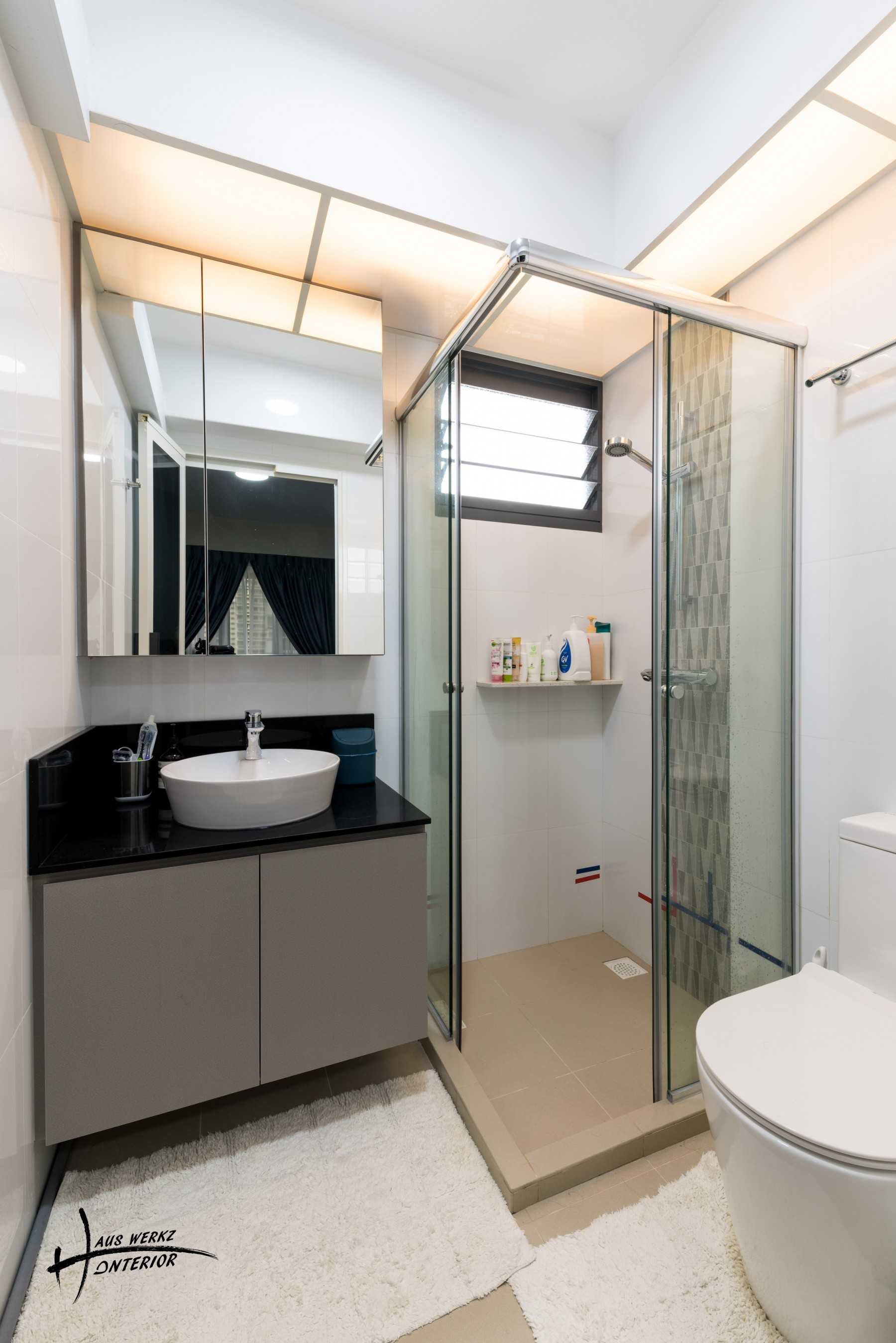 Modern Bathroom with Countertop and Bathroom Storage