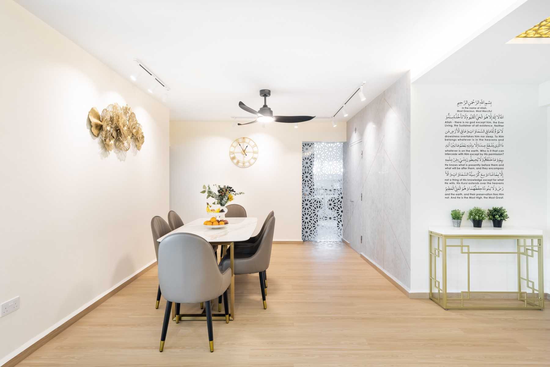 Modern Dining Room with Vinyl Flooring and Drop Ceiling