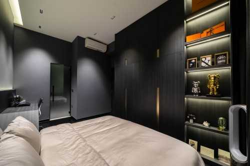Contemporary Bedroom at Woodlands |  The Tennery