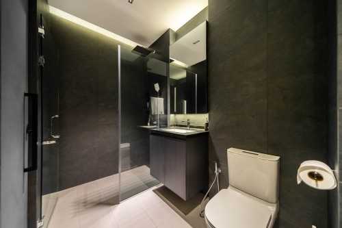 Contemporary Bathroom at Woodlands |  The Tennery