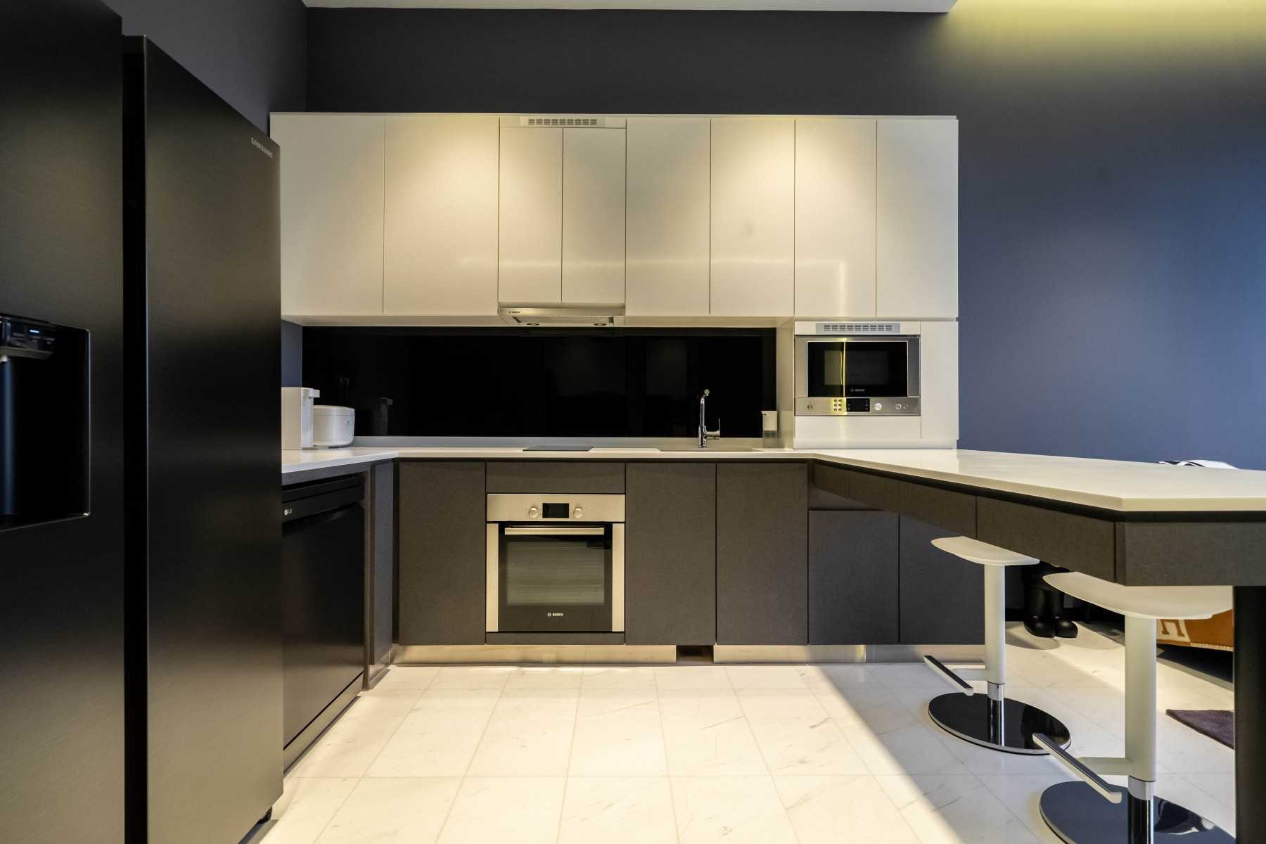 Contemporary Kitchen with Kitchen Window and Open Kitchen