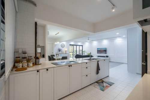 Minimalist Kitchen at Woodlands | 670 Woodlands