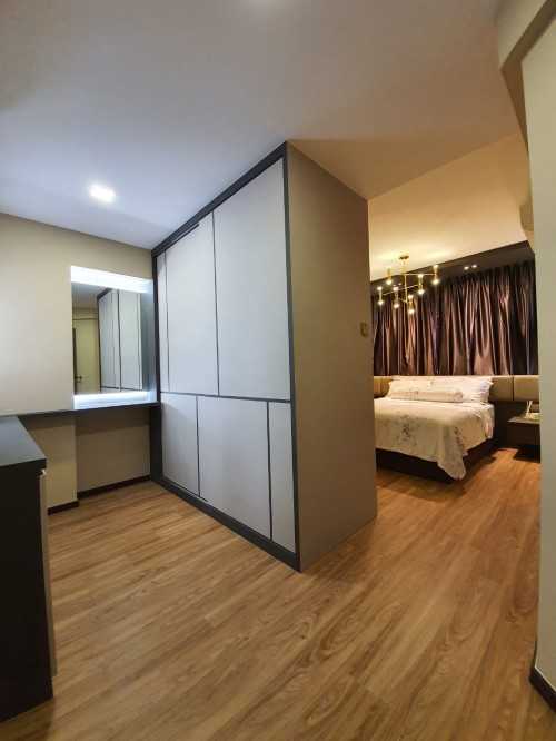 Modern Walk-in Wardrobe at 185b Jelebu Road
