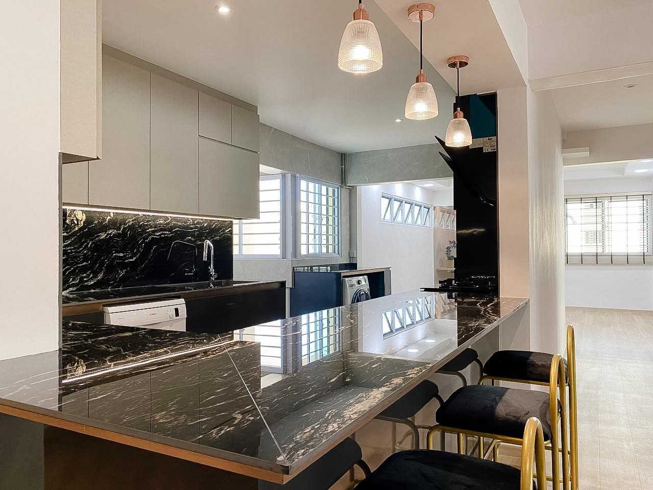 Modern Kitchen with Countertop and Open Kitchen