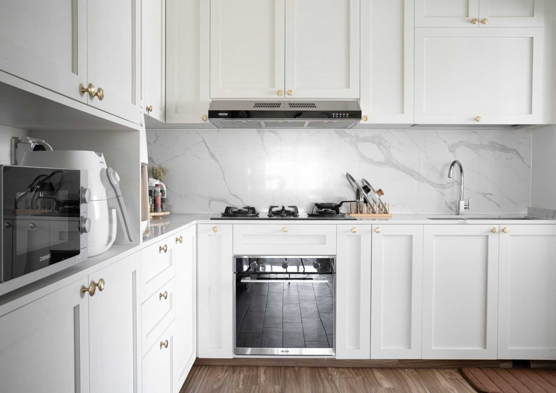 Scandinavian Kitchen with Countertop and Vinyl Flooring