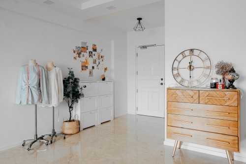 Scandinavian Entryway at Woodlands Drive 40