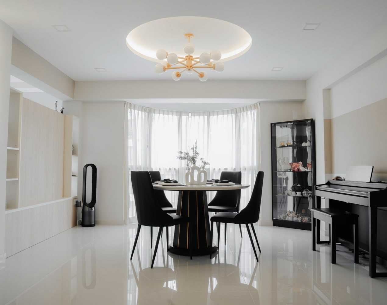 Scandinavian Dining Room with Cove Lighting and Dining Table