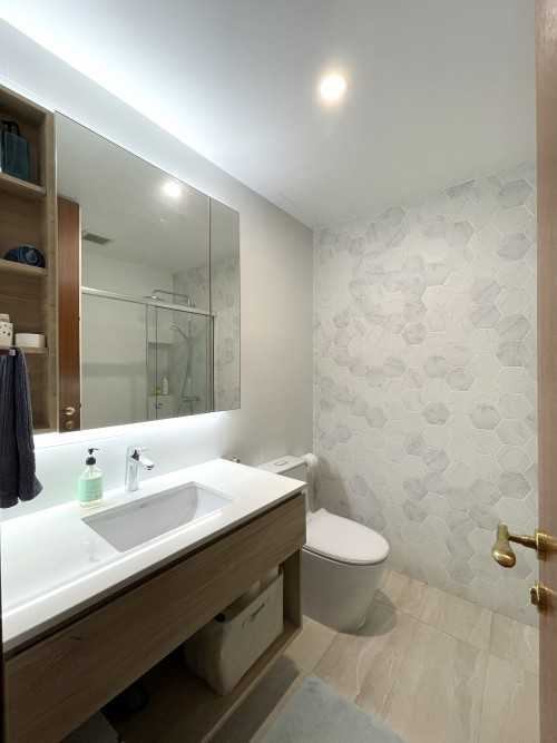 Scandinavian Bathroom at Duchess Crest