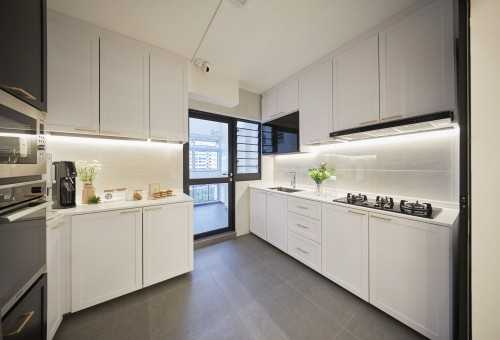 Modern Kitchen at Serangoon North Estate