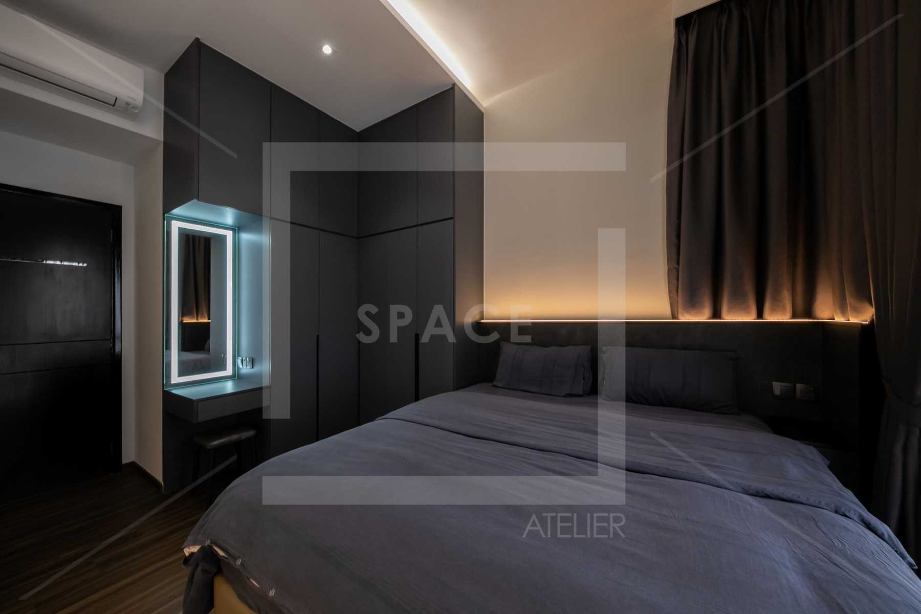 Modern Bedroom with Wardrobe and Sliding Wardrobe