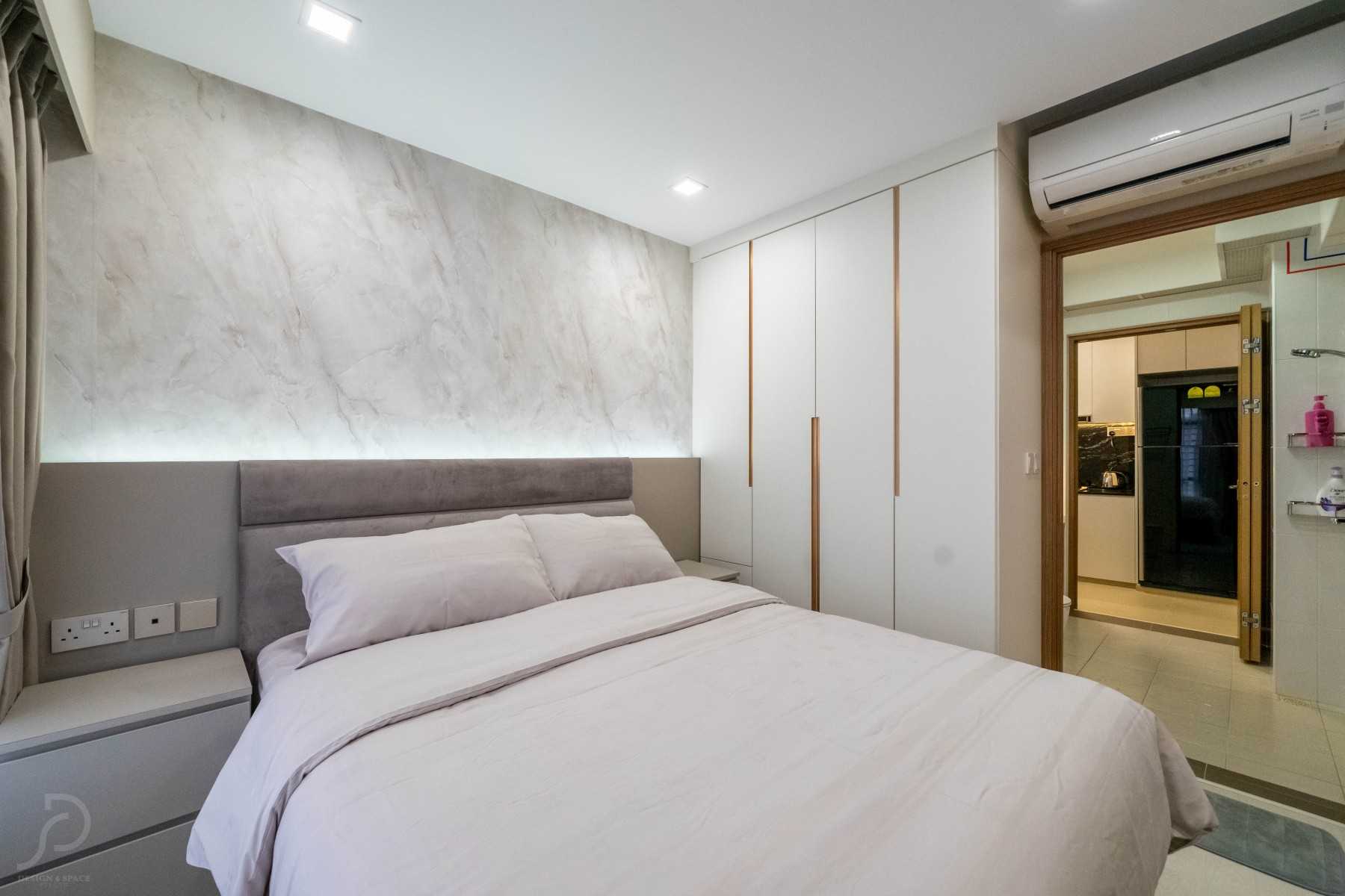 Minimalist Bedroom with Homogeneous Tiles and Herringbone Tiling