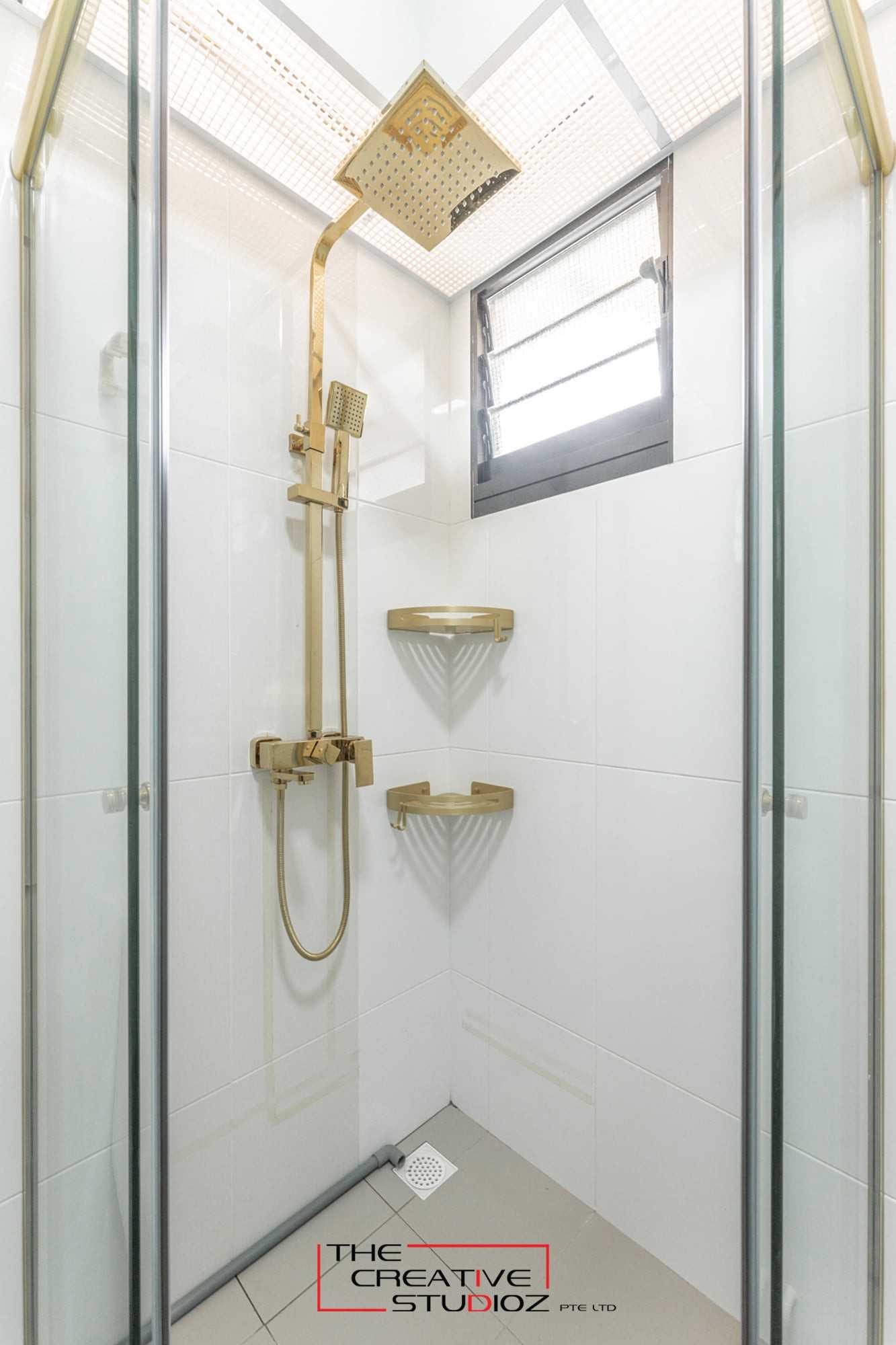 Minimalist Bathroom with Mirror and Bathroom Storage