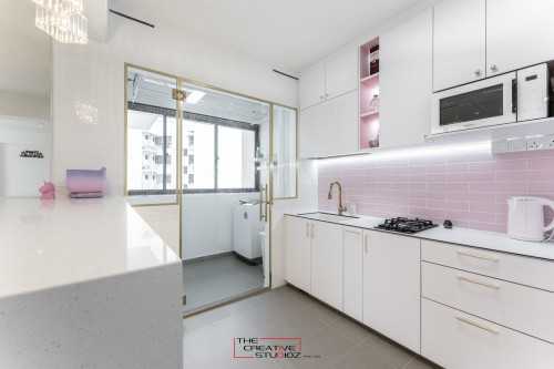 Minimalist Kitchen at 467A Bukit Batok West Ave 9