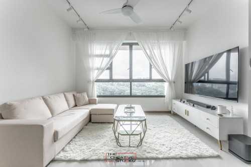 Minimalist Living Room at 467A Bukit Batok West Ave 9