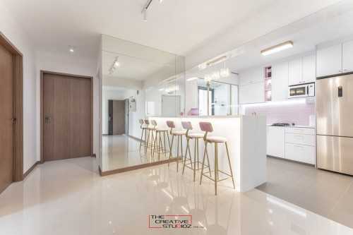 Minimalist Dining Room at 467A Bukit Batok West Ave 9