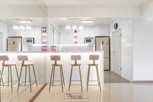 Minimalist Dining Room at 467A Bukit Batok West Ave 9