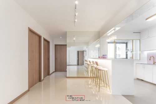 Minimalist Dining Room at 467A Bukit Batok West Ave 9