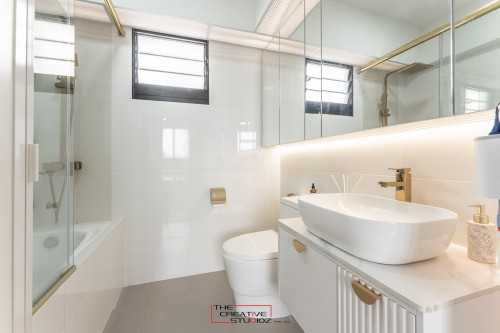 Minimalist Bathroom at 467A Bukit Batok West Ave 9