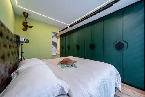 Contemporary Bedroom at Lilydale