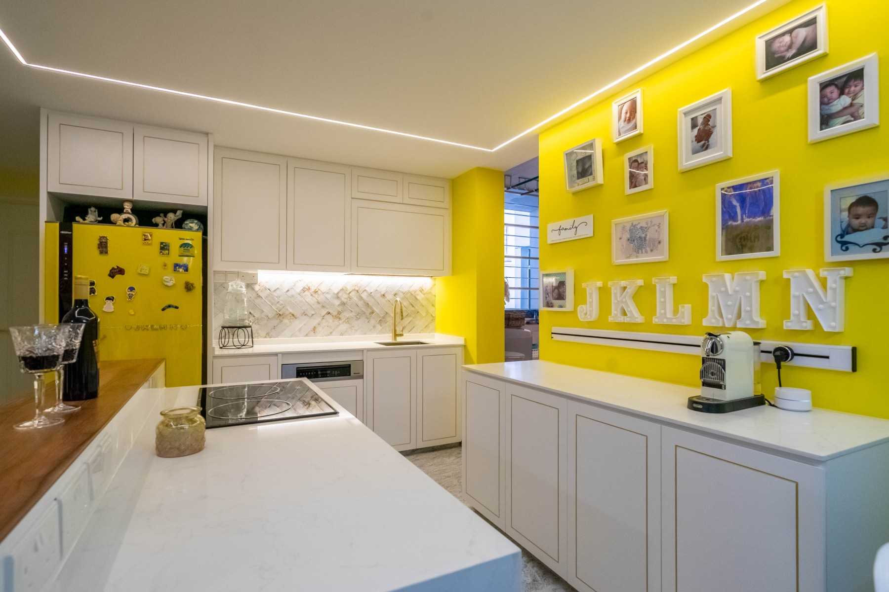 Contemporary Kitchen with Vinyl Flooring and Herringbone Tiling