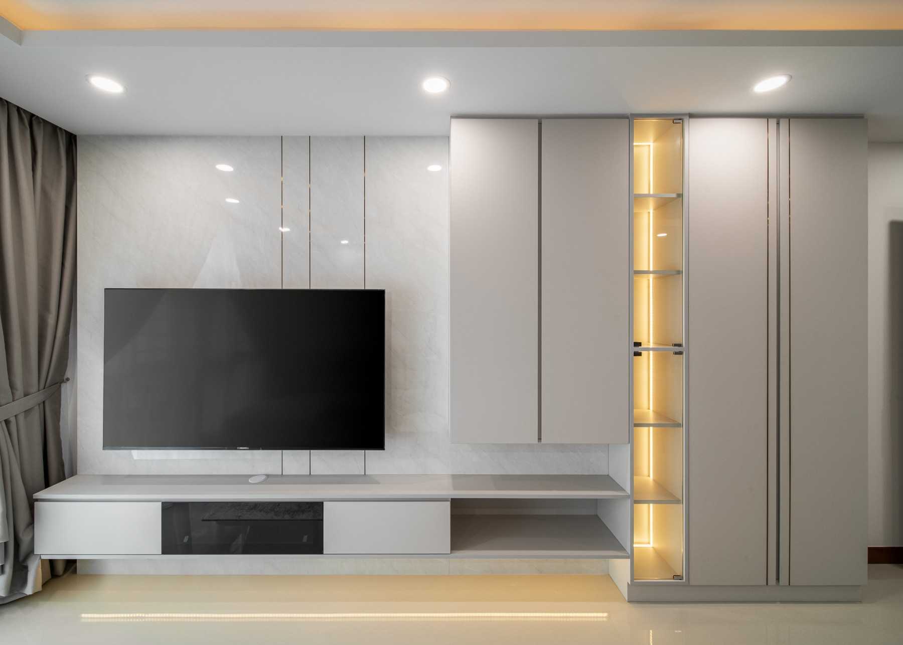 Contemporary Living Room with Bookshelf and Homogeneous Tiles