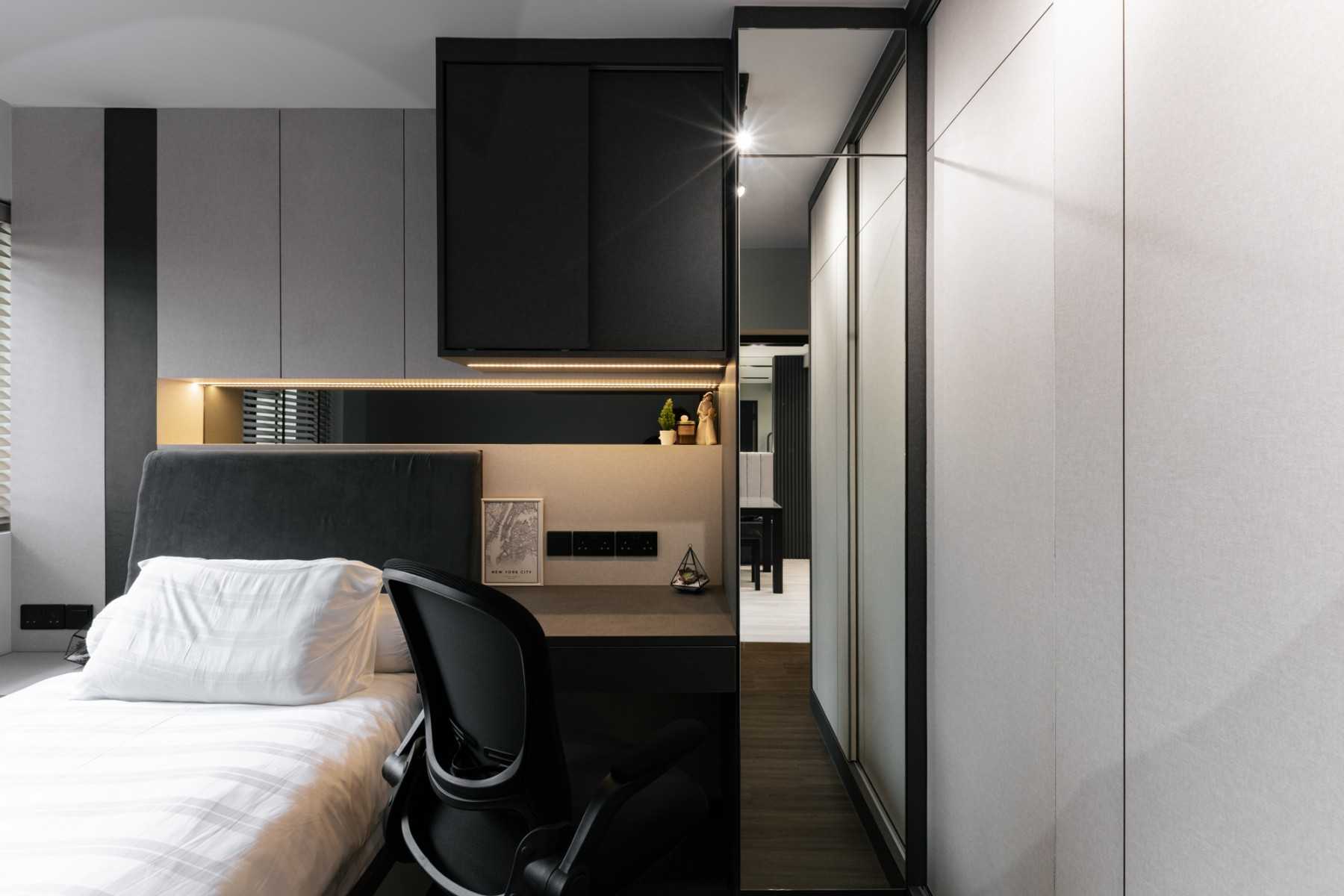 Contemporary Bedroom with Mirror and Wardrobe