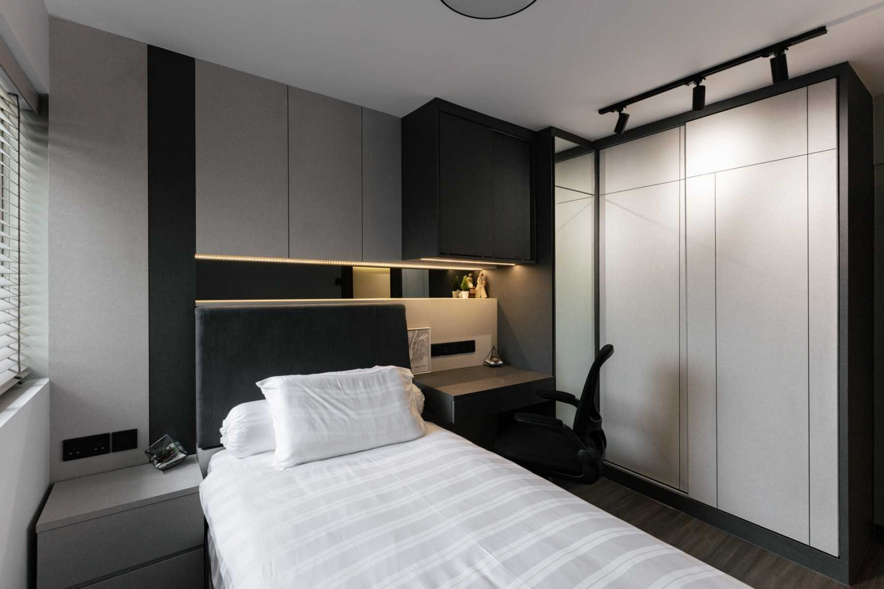Contemporary Bedroom with Mirror and Wardrobe