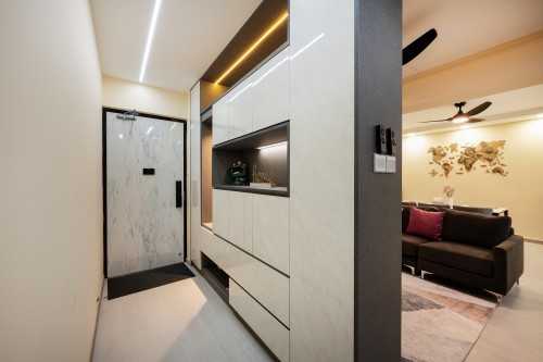 Contemporary Foyer at Jalan Damai