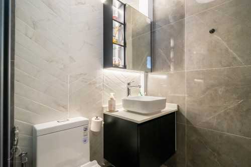 Contemporary Bathroom at Choa Chu Kang | 670 Choa Chu Kang