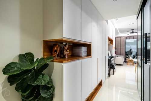 Modern Entryway at Kandis Residence