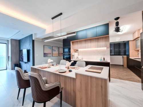 Contemporary Dining Room at 420A Northshore
