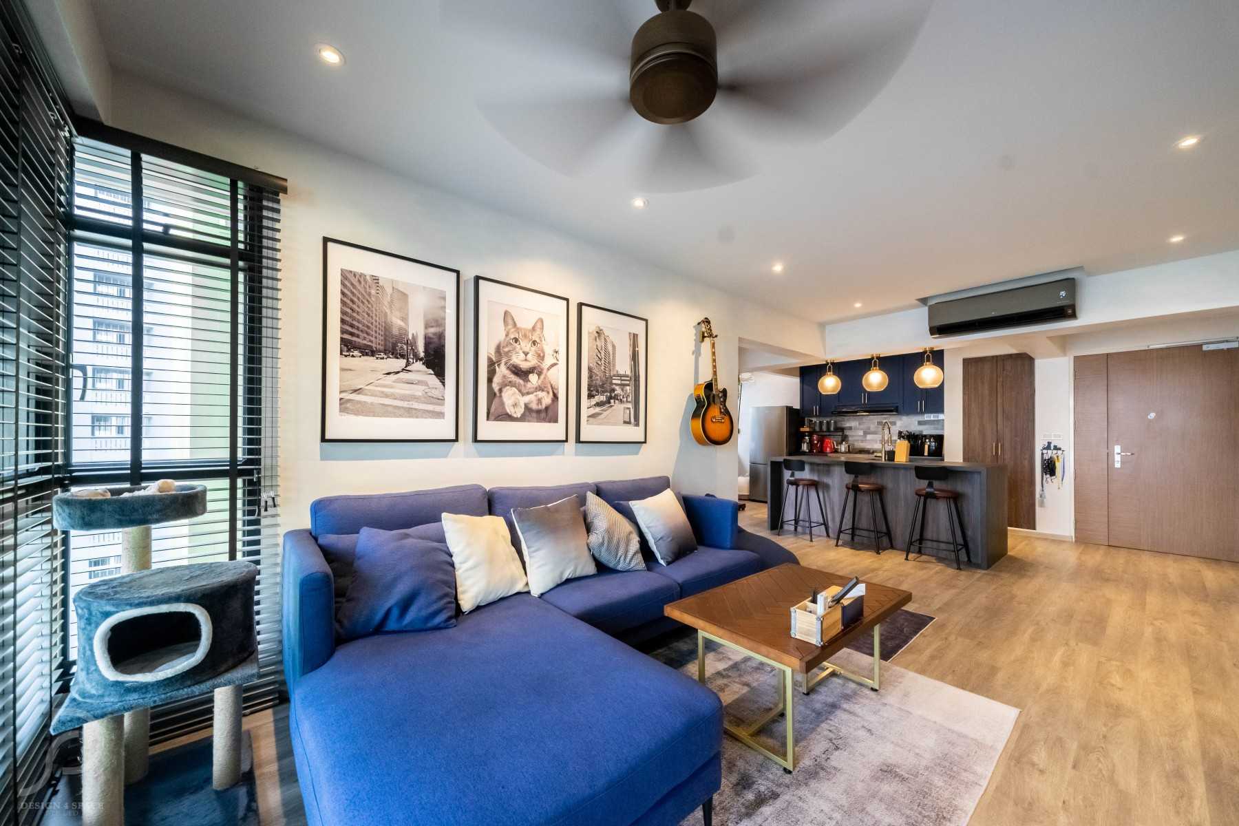 Modern Living Room with Homogeneous Tiles and Wood Flooring