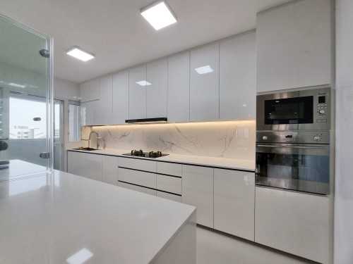Modern Kitchen at Tampines GreenVerge