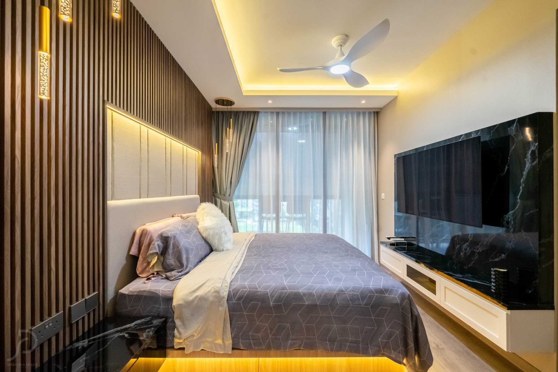 Modern Bedroom with Wardrobe and Sliding Wardrobe