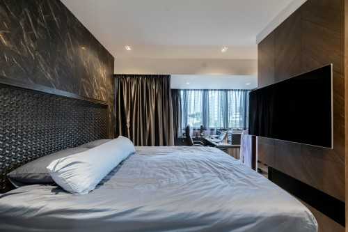 Contemporary Bedroom at Balestier Plaza