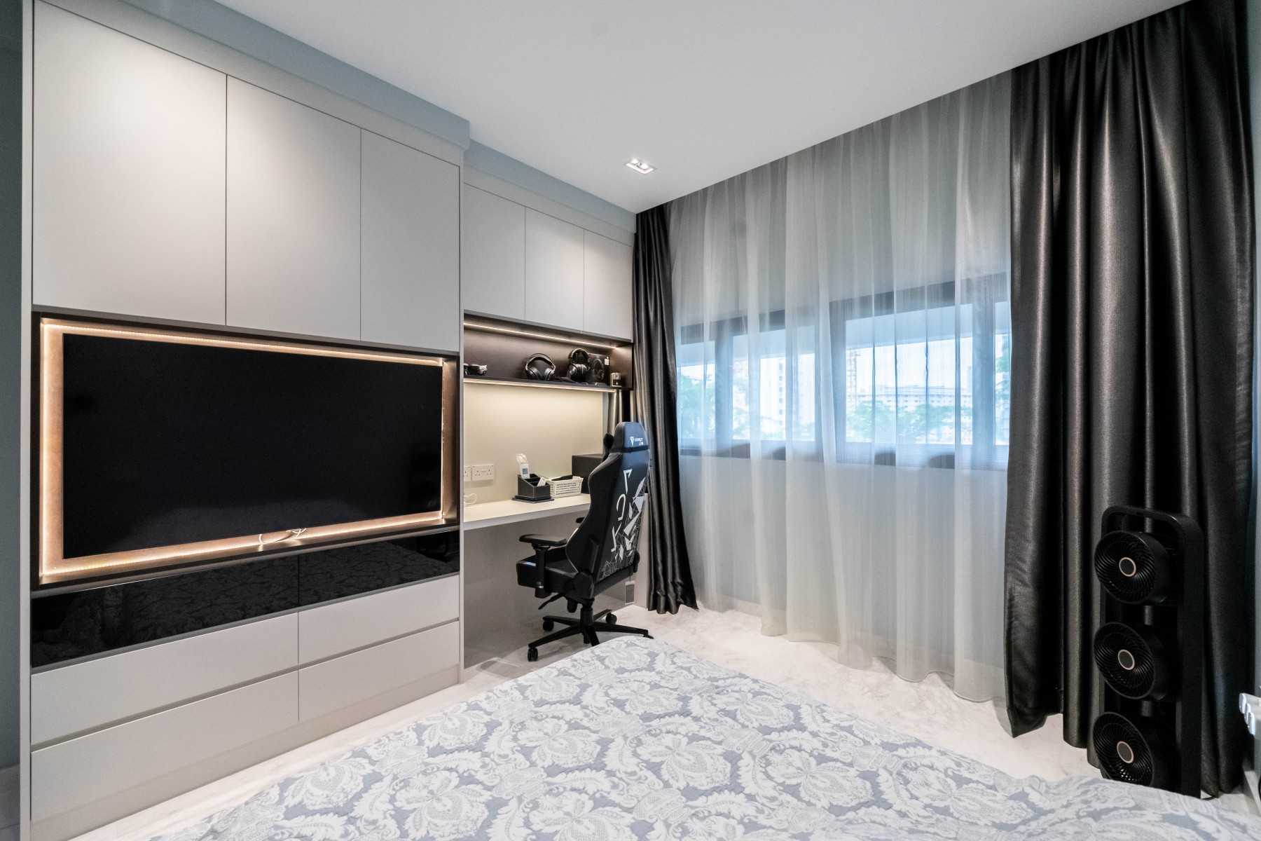 Contemporary Bathroom with Granite Floor and Wood Flooring