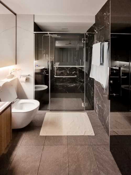 Scandinavian Bathroom at The Minton